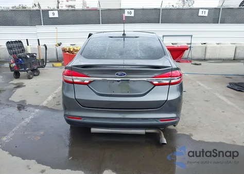 2018 Ford Fusion S z USA, uszkodzony, nr VIN 3FA6P0G7XJR127631